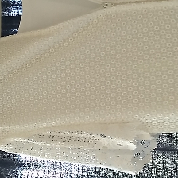 BEAUTIFUL WHITE DRESS - Picture 8 of 15